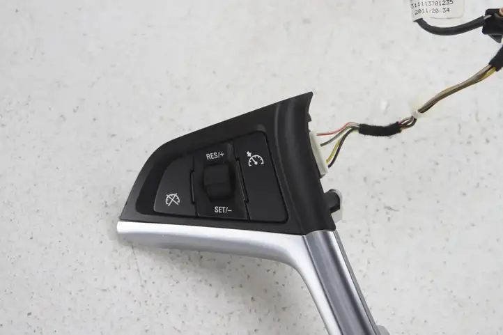Opel Astra J (2009 - 2012) 13352971 Кнопки на рулевом колесе — фото 6