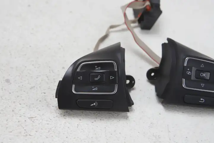 Volkswagen Tiguan (2011 - 2016) 5C0959538B Кнопки на рулевом колесе — фото 3
