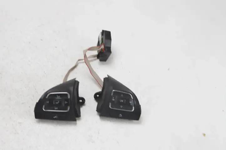 Volkswagen Tiguan (2011 - 2016) 5C0959538B Кнопки на рулевом колесе — фото 6