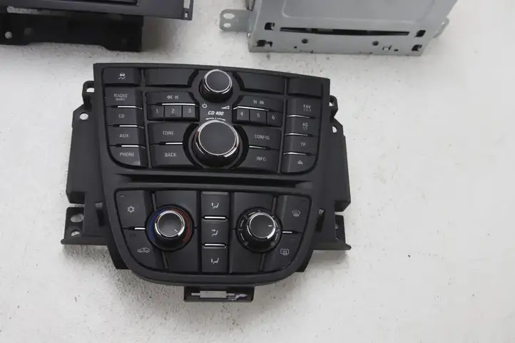 Opel Astra J (2009 - 2012) 20983513 Магнитола / мультимедийная система — фото 5