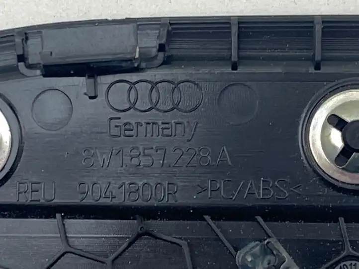 Audi A4 S4 B9 (2015 - 2019) 8W1857228A Накладка бокового динамика — фото 5