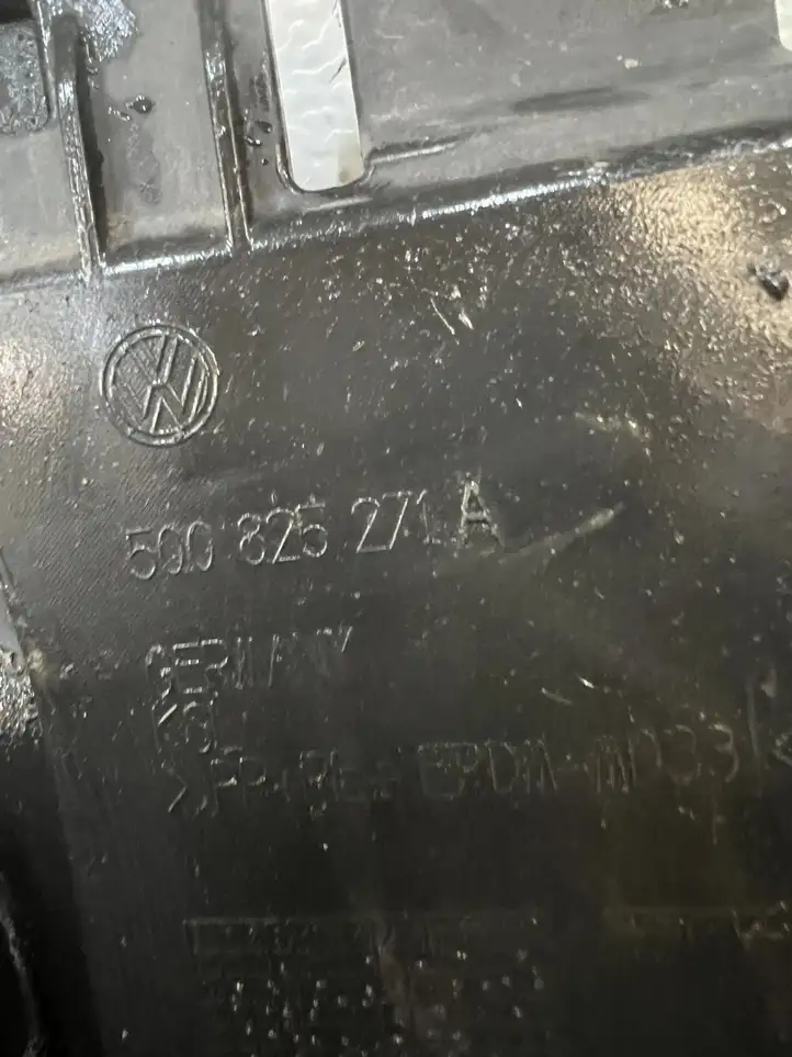 Volkswagen Golf VII (2013 - 2019) 500825271A Защита днища — фото 3