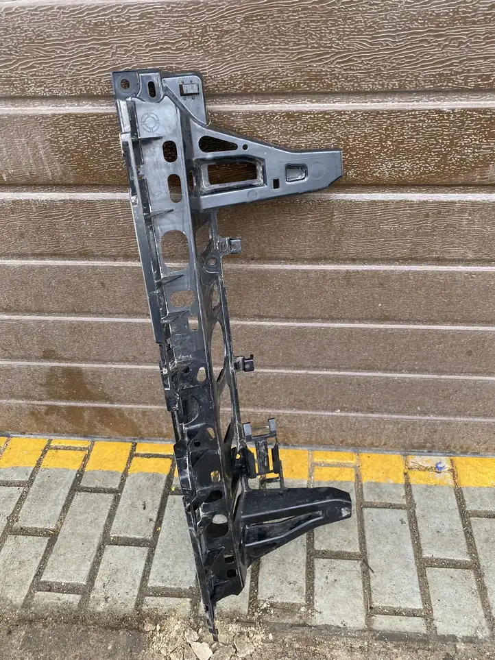 BMW X5 E70 (2006 - 2013) 51127226939 Кронштейн заднего бампера — фото 3