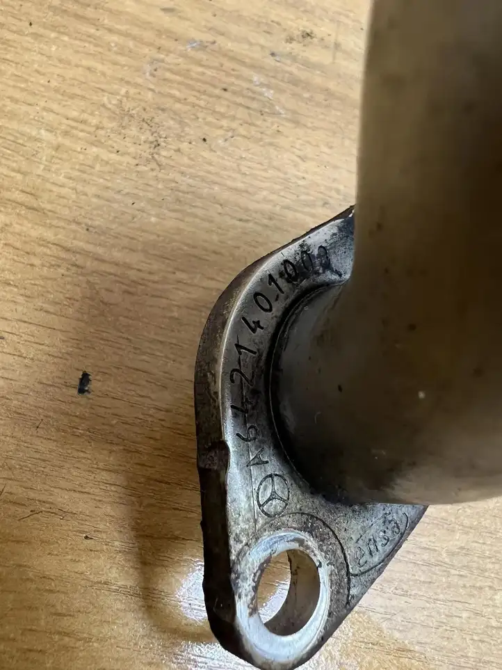 Mercedes-Benz CLS C218,X218 (2011 - 2017) A6421401263 Клапан EGR — фото 3