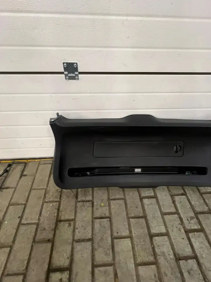 Volvo XC40 (2017 - ) 30747056 Задняя боковая обшивка салона — фото 7