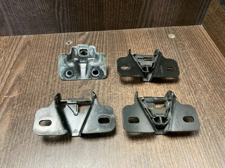 Renault Master III (2010 - ) 8200497816A Петля замка багажной двери — фото 6