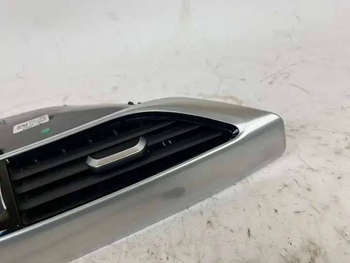 BMW 7 G11 G12 (2015 - 2022) 7401188 Вентиляционная решетка крыши — фото 4