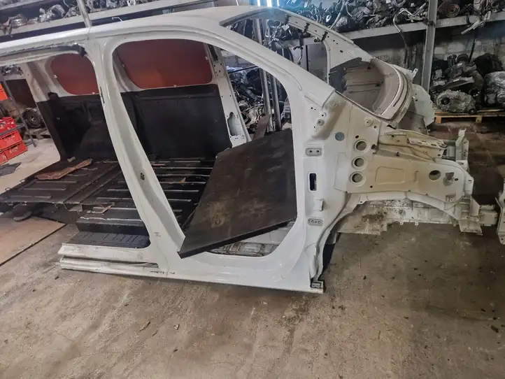 Toyota ProAce City (2016 - ) Боковина кузова — фото 1