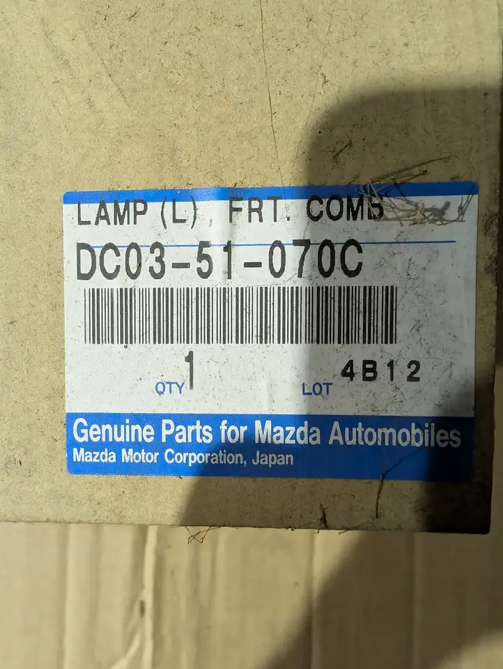 Mazda Demio (1996 - 2002) DC0351070C Поворотный фонарь крыла — фото 3