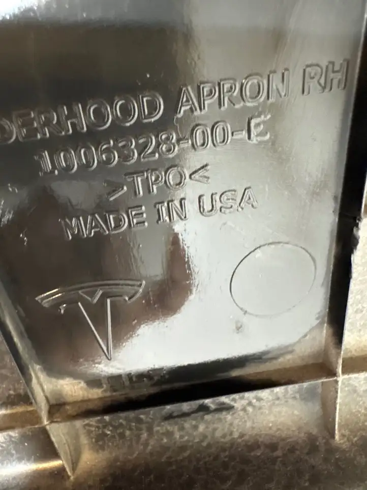 Tesla Model S (2012 - 2016) 100632800E Обшивка бардачка — фото 5