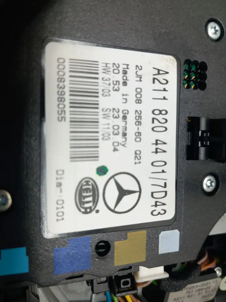 Mercedes-Benz E W211 (2002 - 2009) A2118204401 Передняя подсветка — фото 5