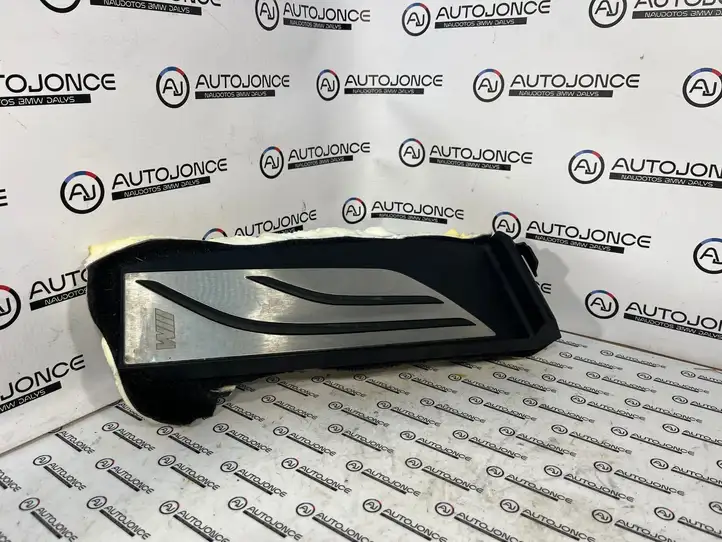 BMW 1 F20 F21 (2011 - 2019) Подставка для ноги — фото 1