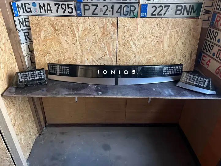 Hyundai Ioniq 5 (2021 - ) W01R2E24 Фонарь заднего хода — фото 1