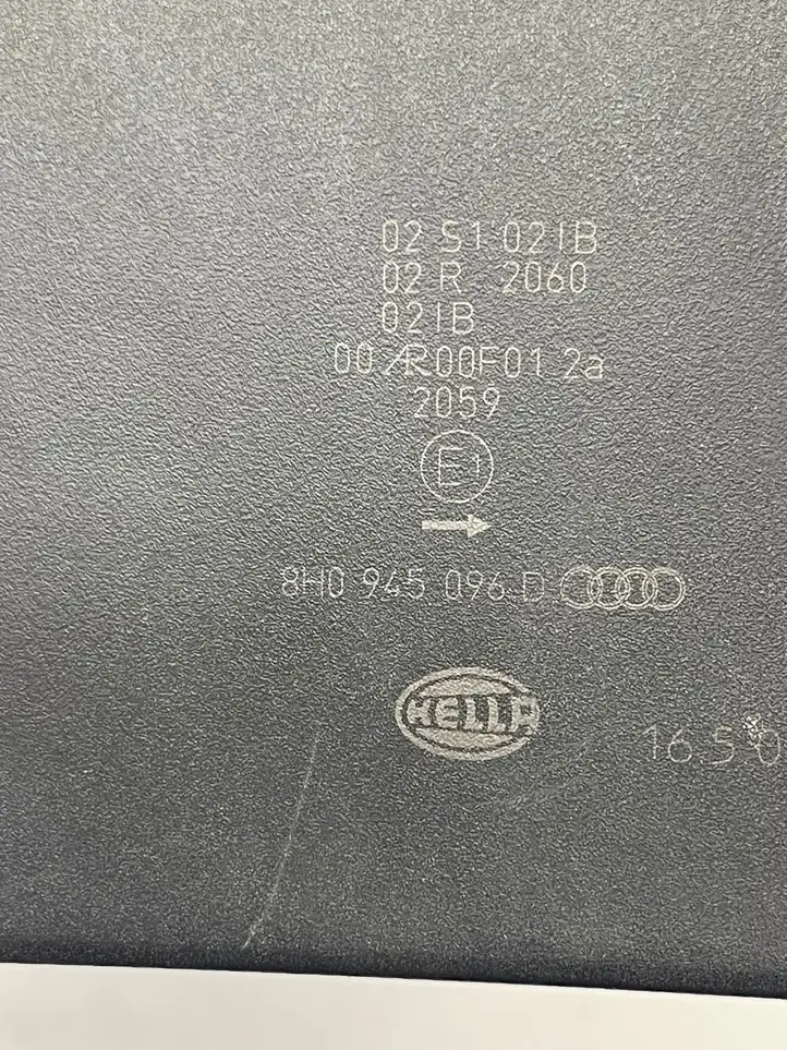 Audi A4 S4 B8 8K (2007 - 2011) 8H0945096D Задний фонарь в кузове — фото 6