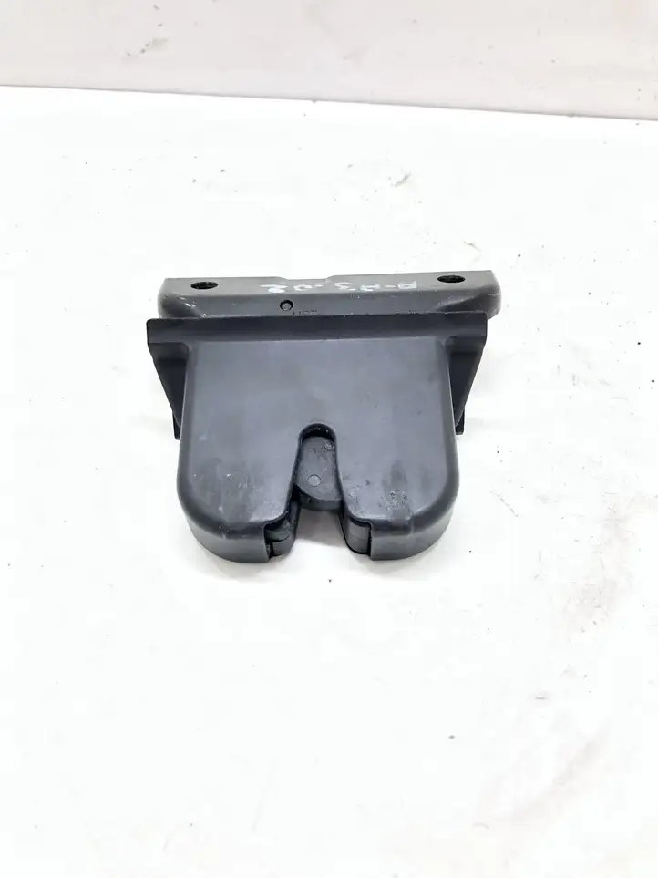 Audi A3/S3 8L (2000 - 2003) 8L0827520C Замок крышки багажника — фото 1