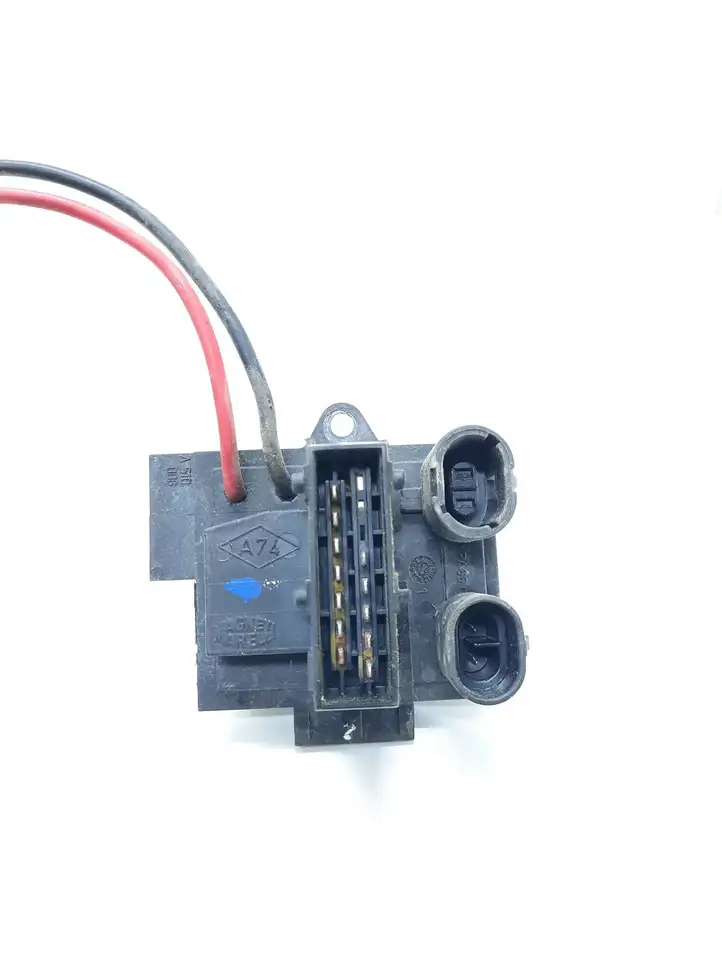 Renault Clio II (1998 - 2001) Резистор печки — фото 4