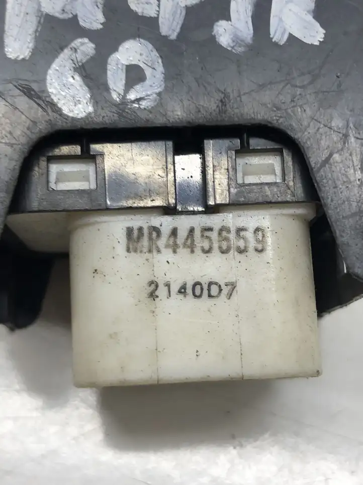 Mitsubishi Pajero (1999 - 2003) MR445659 Блок кнопок стеклоподъемников — фото 3