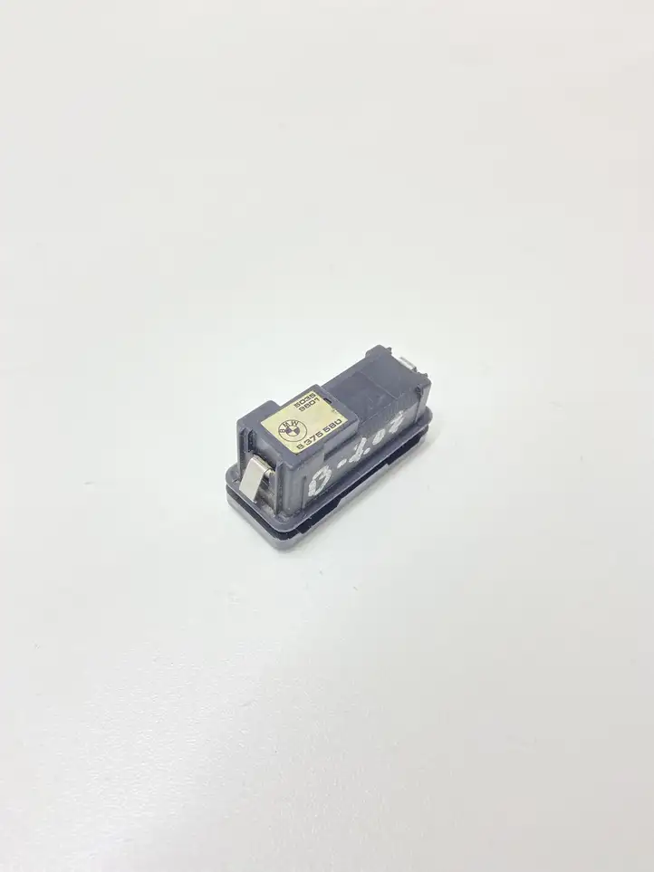 BMW 7 E65 E66 (2001 - 2008) 8375580 Кнопка закрытия крышки багажника — фото 2