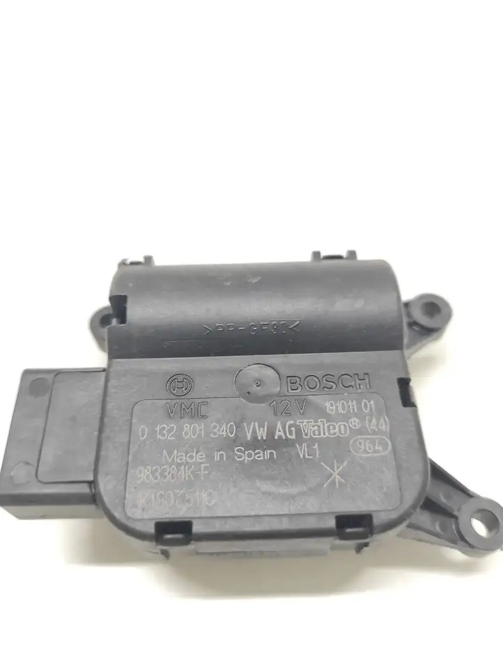 Audi A3/S3 8P (2003 - 2005) 0132801340 Двигатель задвижки потока воздуха — фото 3