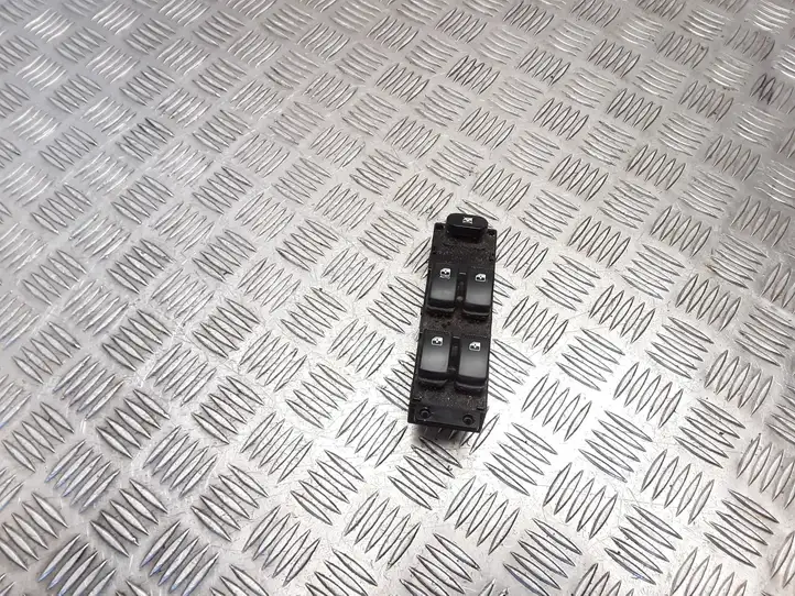 Hyundai i10 (2007 - 2012) 202006782 Кнопка стеклоподъемников — фото 1