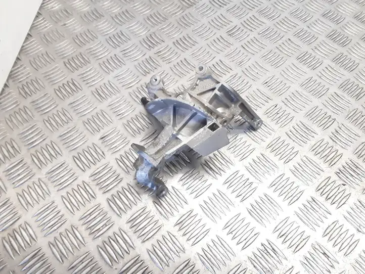 Ford Focus (2015 - 2019) FM5Q9B470CB Кронштейн двигателя — фото 1