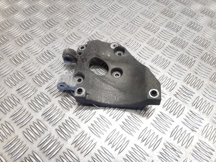 Ford Focus (2015 - 2019) AV6Q10K360AA Кронштейн компрессора кондиционера воздуха — фото 1