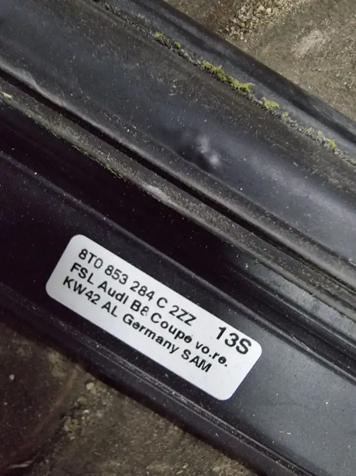 Audi A5 8T 8F (2007 - 2011) 8T0853284C Накладка стекла передней двери — фото 3