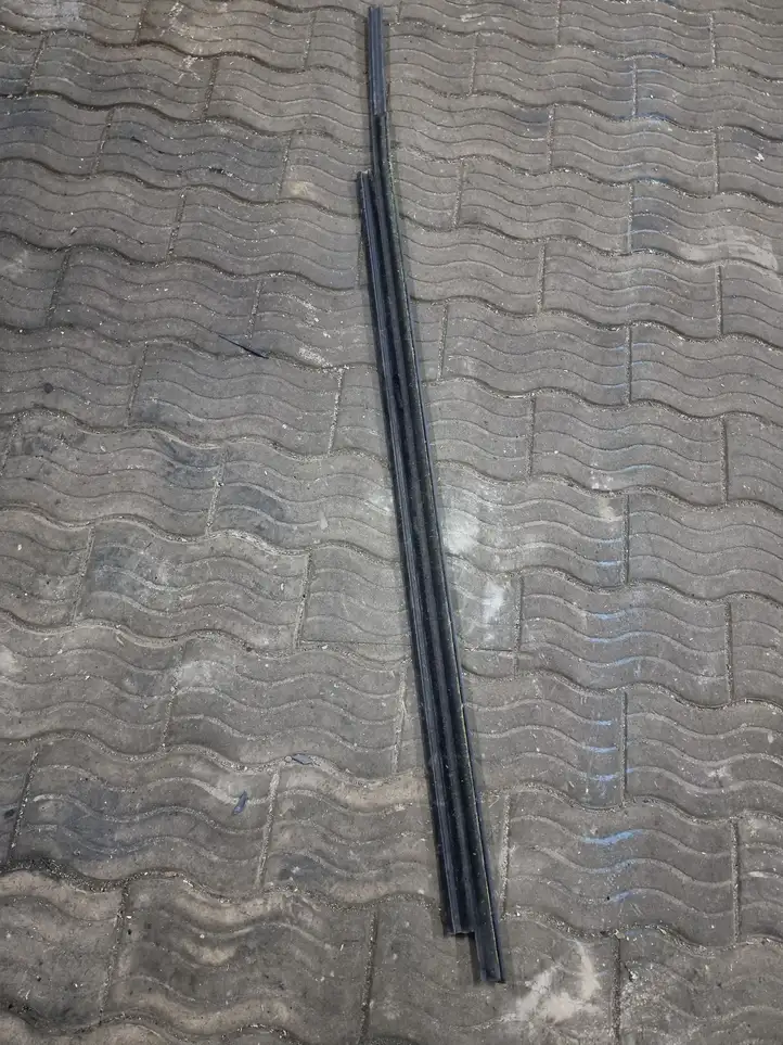Audi A5 8T 8F (2007 - 2011) 8T0853284C Накладка стекла передней двери — фото 4