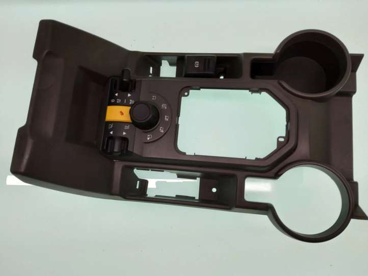 Land Rover Discovery (2004 - 2009)   Центральный пульт управления