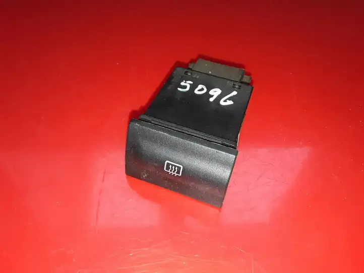 Skoda Octavia Mk1 (1U) (1996 - 2004) 1U0959621A Кнопка обогрева стекла — фото 1