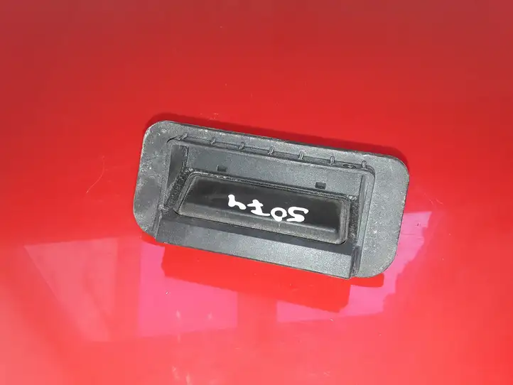 Mercedes-Benz E W212 (2009 - 2016) 2218702410 Кнопка закрытия крышки багажника — фото 1