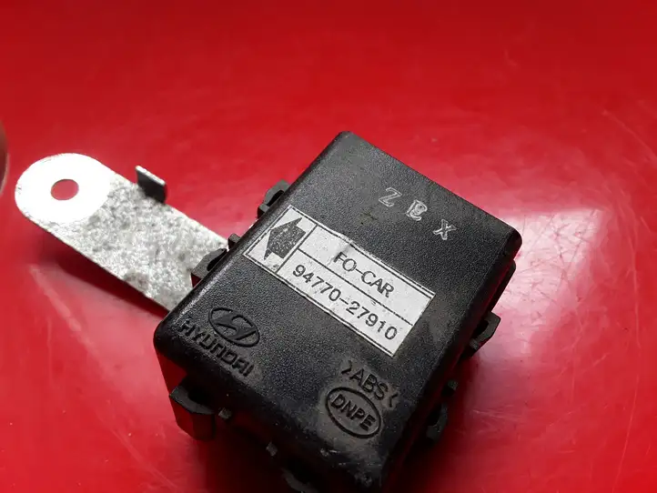 Hyundai Trajet (2000 - 2004) 9477027910 Реле электрических окон — фото 3