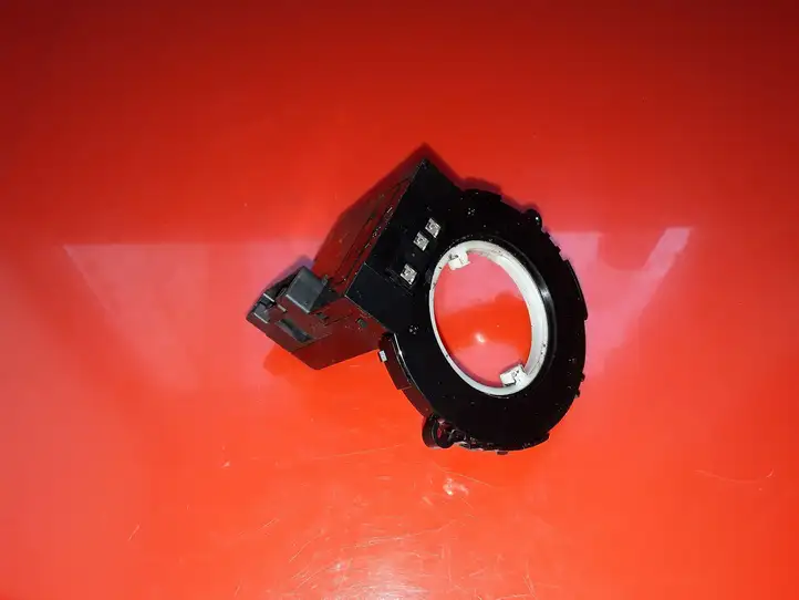 Suzuki Grand Vitara II (2005 - 2008) 3744064J Датчик угла поворота руля — фото 1