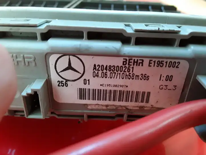 Mercedes-Benz C W204 (2007 - 2014) A2048300261 Электрический отопитель салона — фото 2