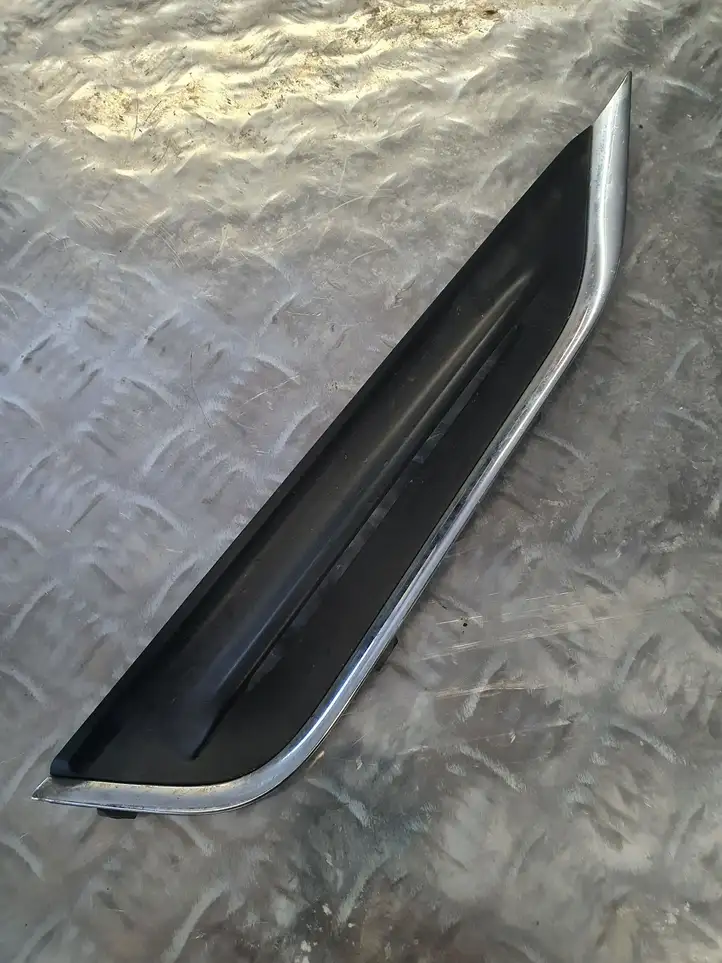 Volvo S60 (2010 - 2013) 31323851 Нижняя решетка переднего бампера — фото 1