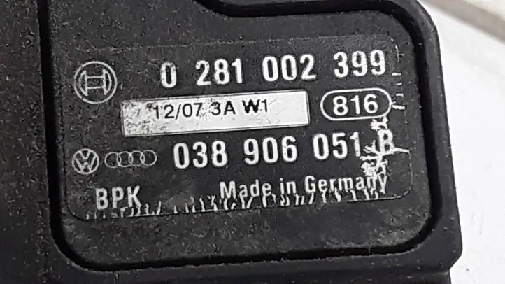 Volkswagen Touran I (2003 - 2010) 038906051B Датчик давления воздуха впуска — фото 2