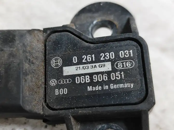Volkswagen Polo (2001 - 2005) 06B906051 Датчик давления воздуха впуска — фото 2
