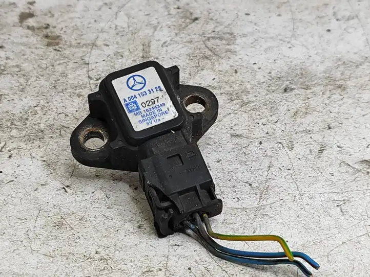 Mercedes-Benz E W210 (1995 - 2002) A0041533128 Датчик давления воздуха впуска — фото 1