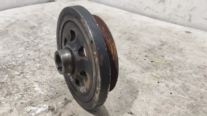 Mercedes-Benz Sprinter W901 W902 W903 W904 (1995 - 2007) A6110300503 Шкив коленчатого вала — фото 1