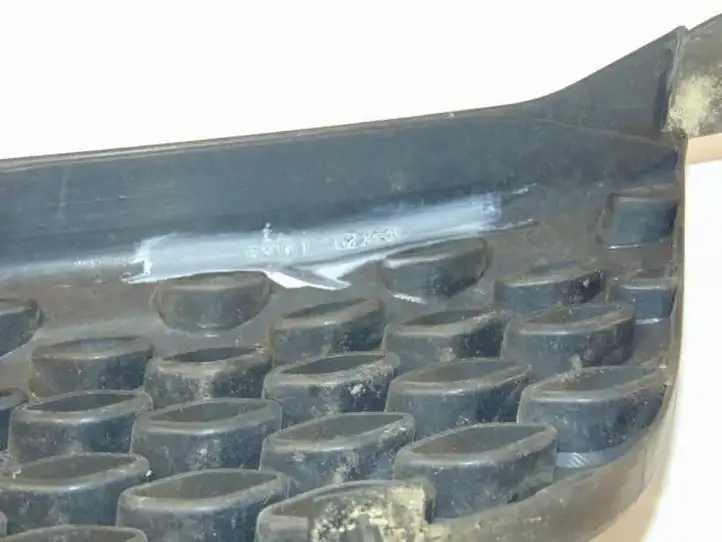 Toyota Yaris Verso (1999 - 2005) 5311152250 Передняя решетка — фото 3