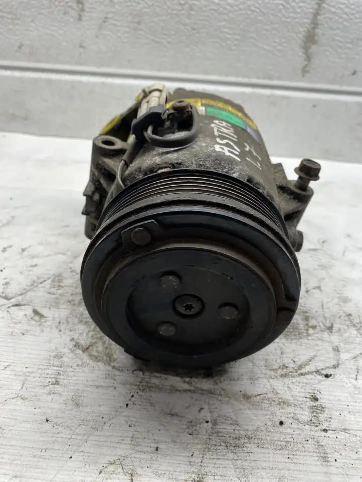 Opel Astra H (2004 - 2009) 13124751 Компрессор (насос) кондиционера воздуха — фото 1