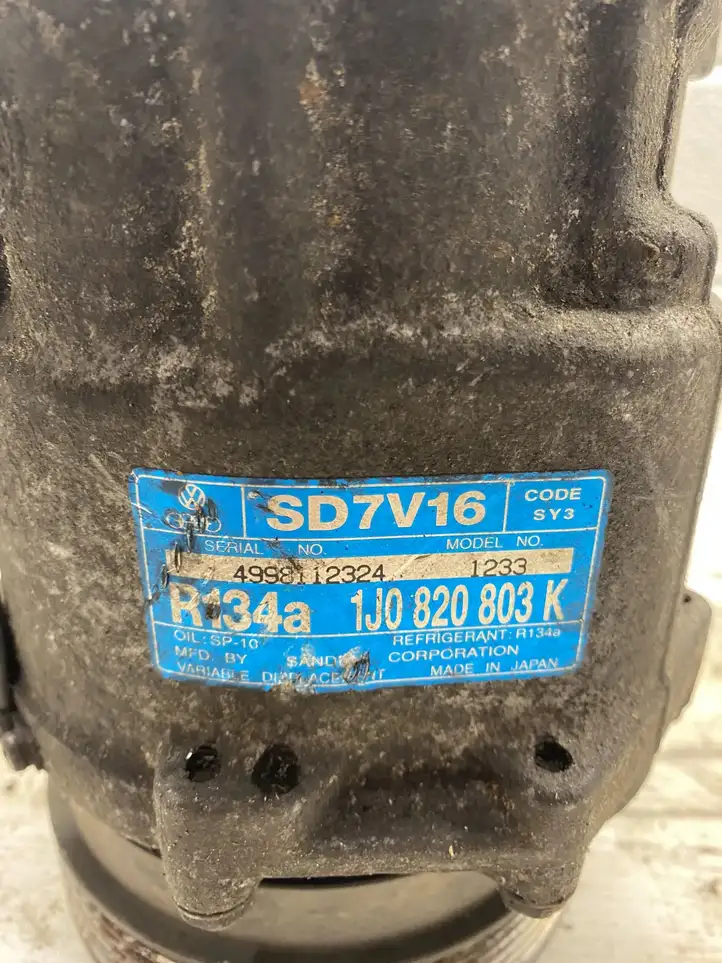 Volkswagen Golf IV (1998 - 2005) 1J0820803K Компрессор (насос) кондиционера воздуха — фото 3