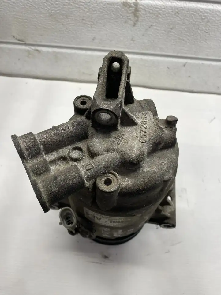 Opel Astra H (2004 - 2009) 401351739 Компрессор (насос) кондиционера воздуха — фото 3