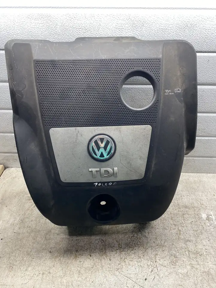 Seat Toledo II (1M) (1998 - 2006) 038103925EK Крышка двигателя декоративная — фото 1