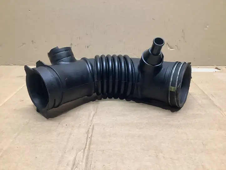 Toyota Avensis Verso (2001 - 2004) 1788128100 Детали воздухозаборника — фото 1
