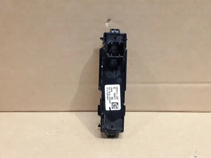 BMW 3 F30 F35 F31 (2012 - 2018) 9252912 Другие включатели / ручки/ переключатели — фото 2