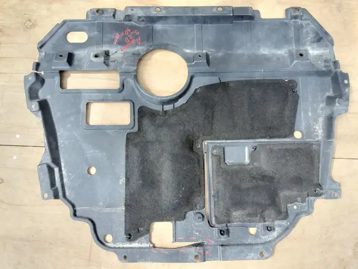 Toyota Avensis T270 (2009 - 2012) 5141002220 Защита двигателя — фото 6