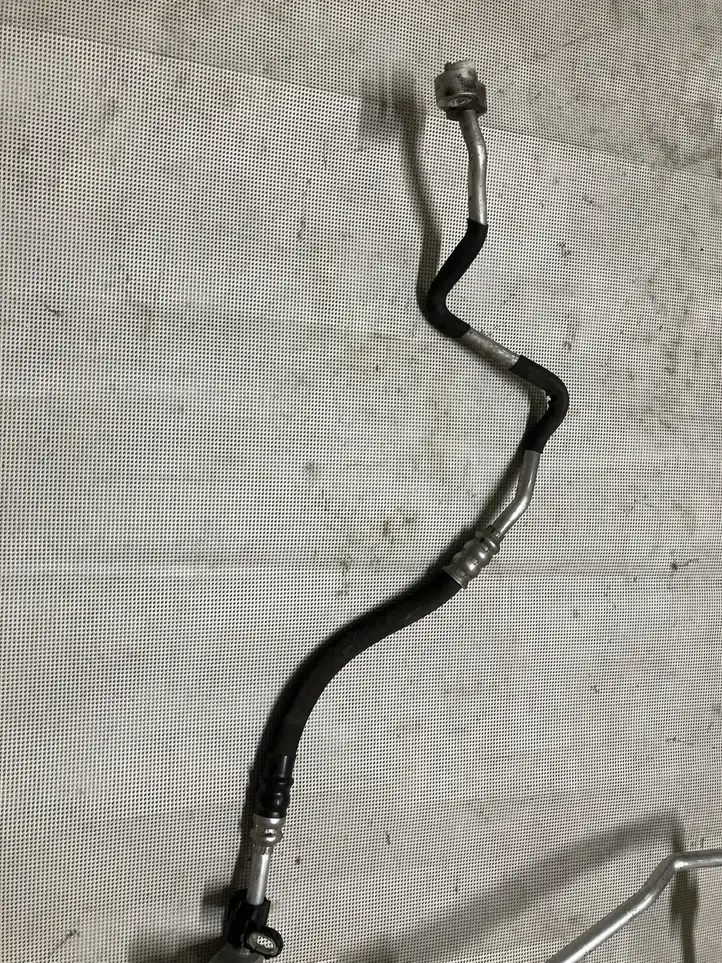 BMW 3 F30 F35 F31 (2012 - 2018) 64539212236 Трубки и шланги кондиционера — фото 2