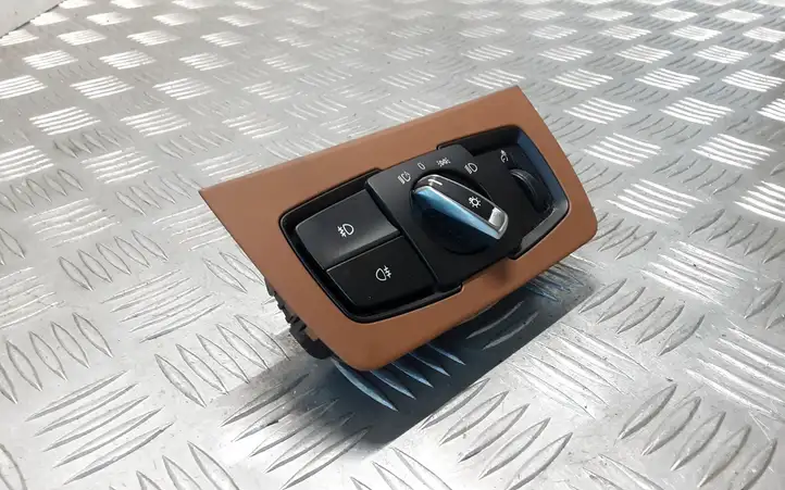 BMW 3 F30 F35 F31 (2012 - 2018) 9265303 Включатель фонарей — фото 1