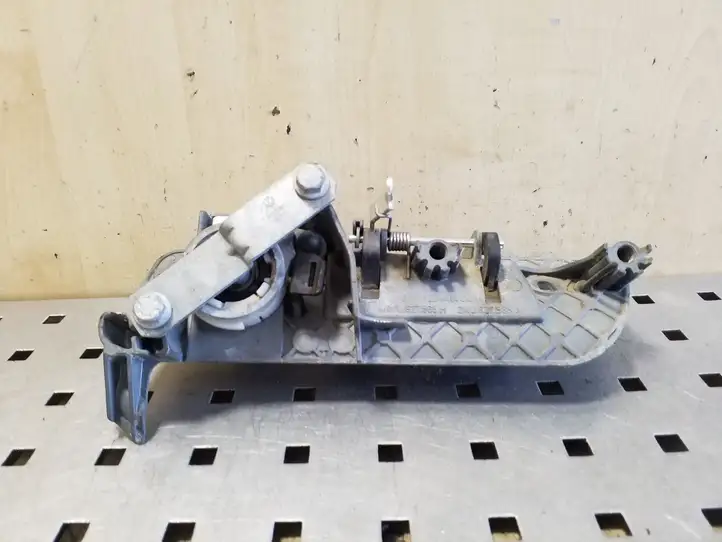 Volkswagen Caddy (2010 - 2015) 2K0827565H Ручка багажной двери — фото 3